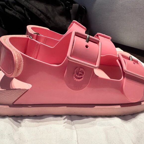 Authentic Pink Gucci Double G Logo Rubber Sandals Women's Size  IT39, US9 - Picture 1 of 3